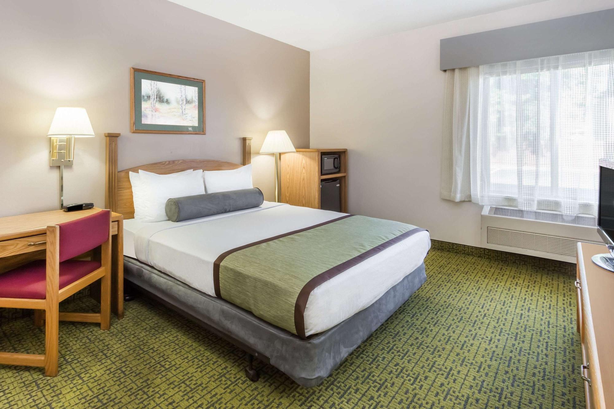 Days Inn & Suites By Wyndham Madison Zewnętrze zdjęcie