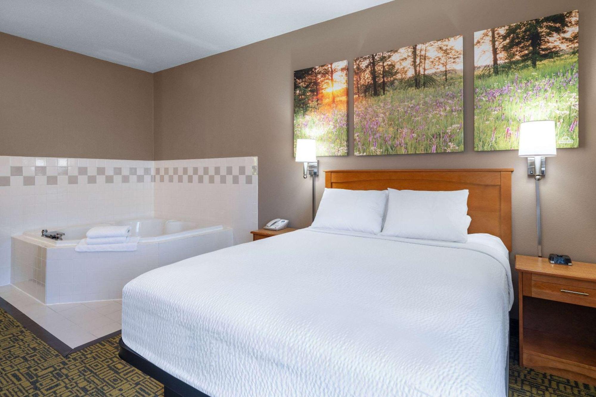Days Inn & Suites By Wyndham Madison Zewnętrze zdjęcie