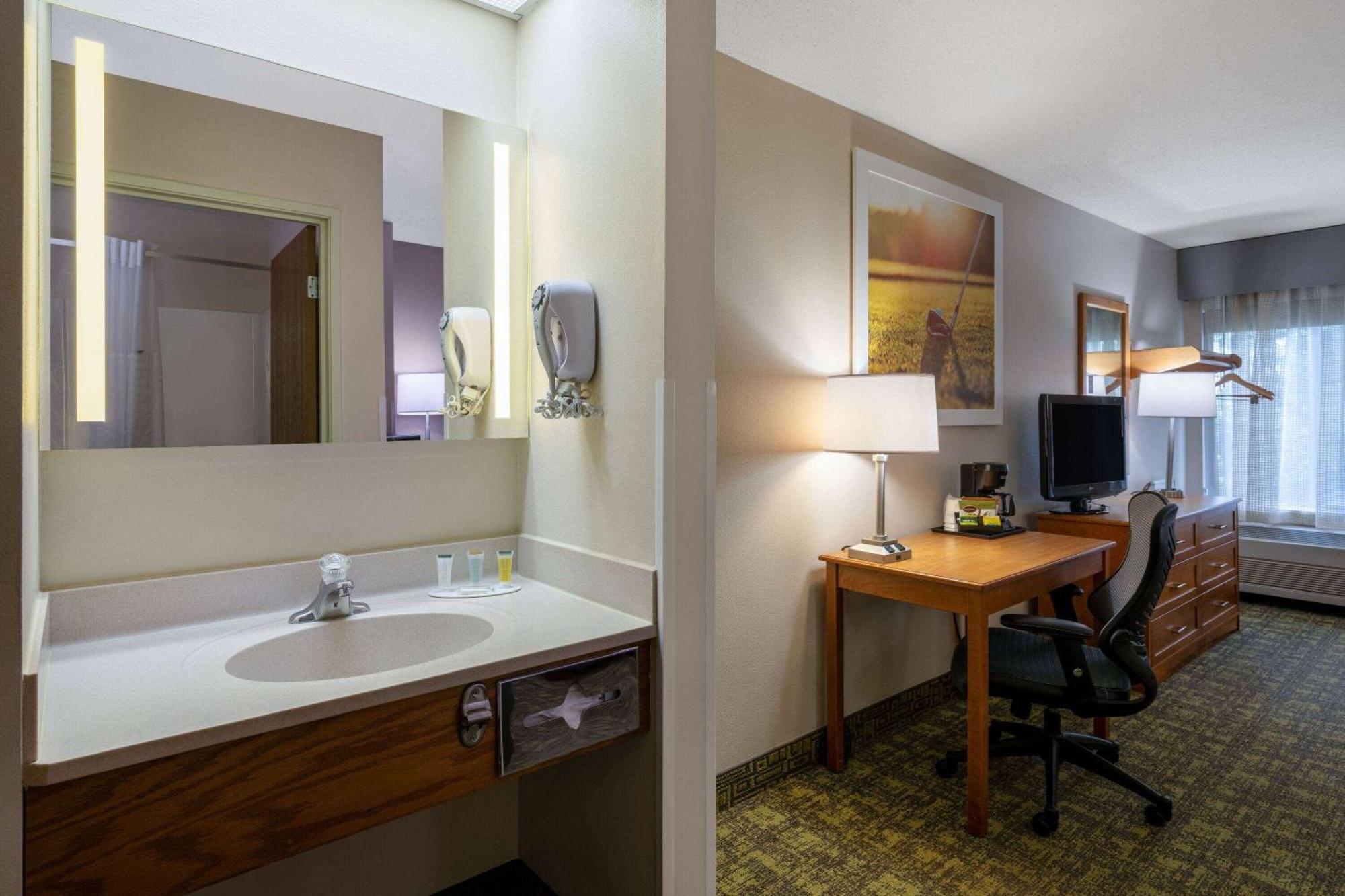 Days Inn & Suites By Wyndham Madison Zewnętrze zdjęcie