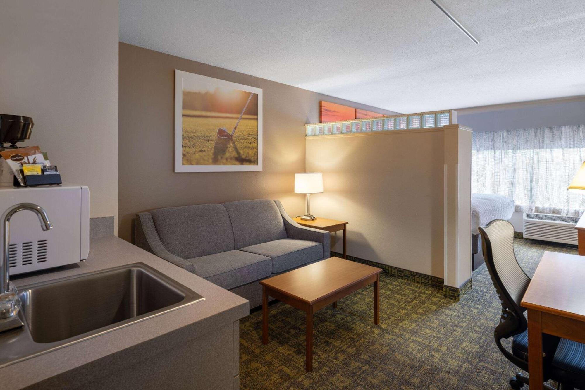 Days Inn & Suites By Wyndham Madison Zewnętrze zdjęcie