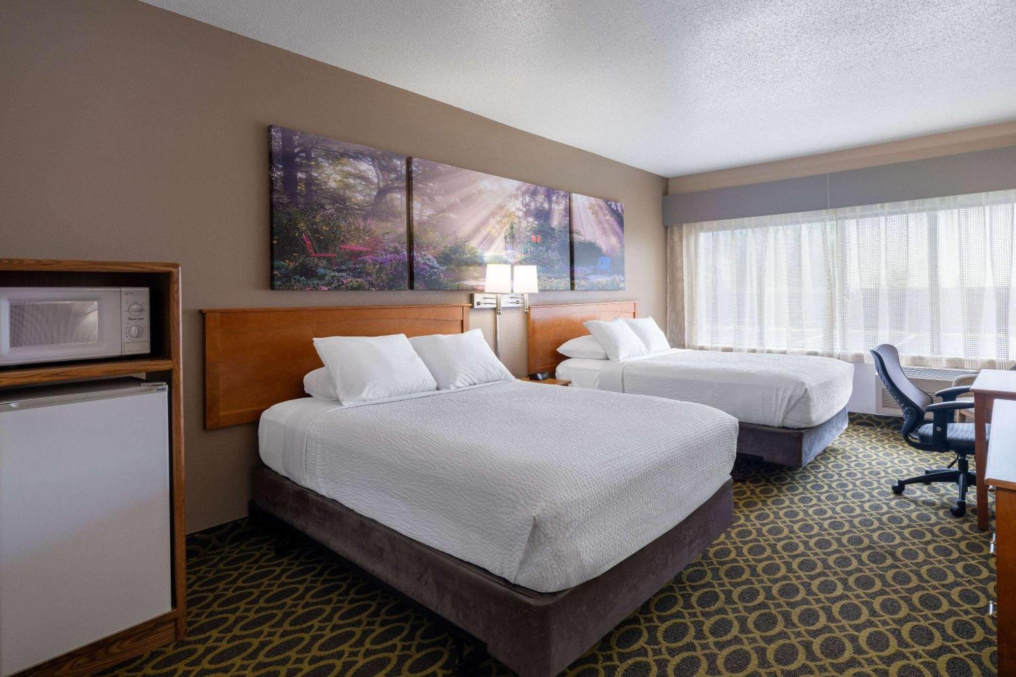 Days Inn & Suites By Wyndham Madison Zewnętrze zdjęcie