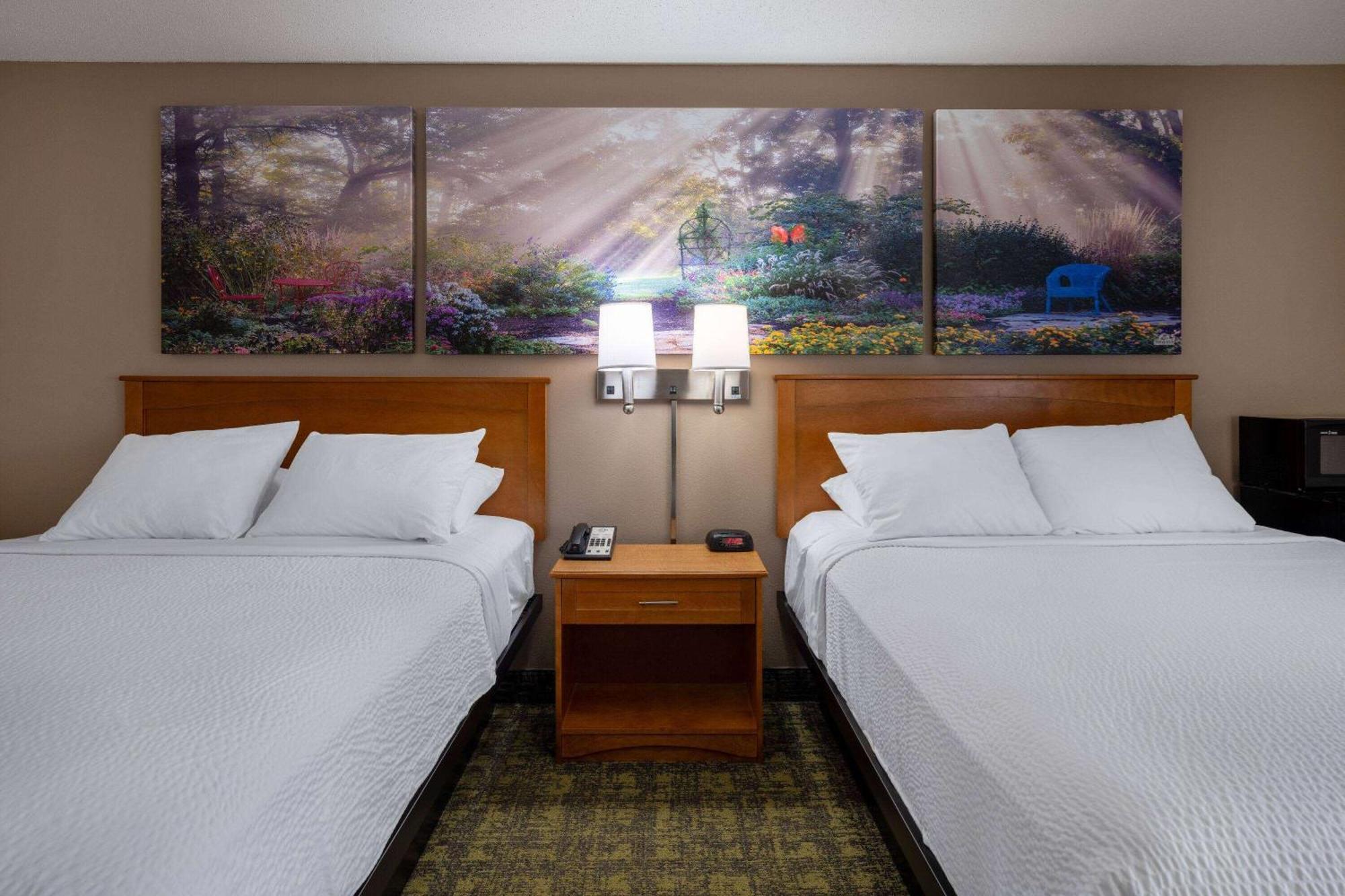 Days Inn & Suites By Wyndham Madison Zewnętrze zdjęcie