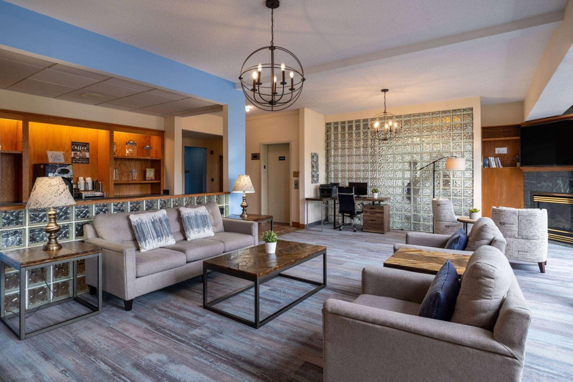 Days Inn & Suites By Wyndham Madison Zewnętrze zdjęcie
