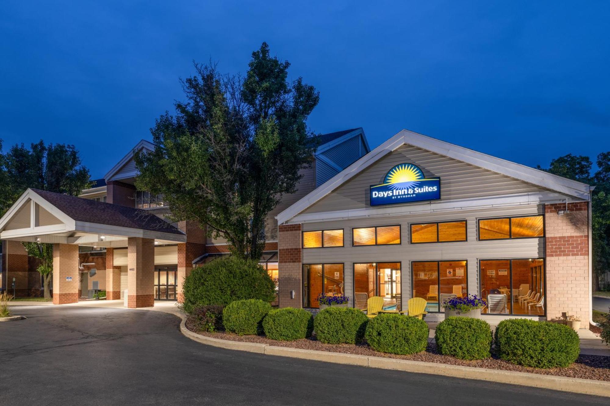 Days Inn & Suites By Wyndham Madison Zewnętrze zdjęcie