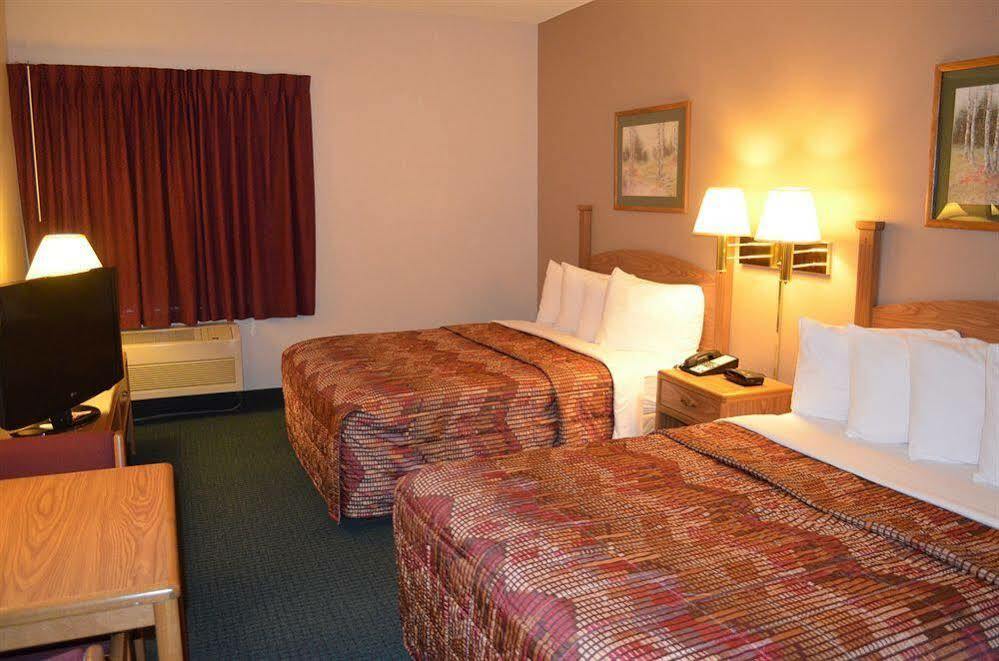Days Inn & Suites By Wyndham Madison Zewnętrze zdjęcie